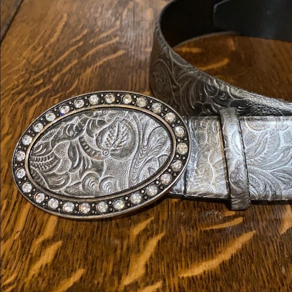 Hand tooled belt - Picture 2 of 6